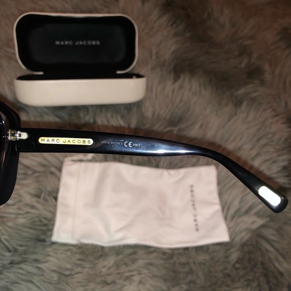MARC JACOBS Sunglasses🖤 - Picture 5 of 7